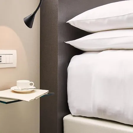 Hotell Hotel Lago Torno