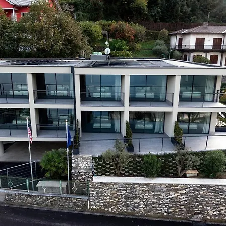 Hotel Lago فندق