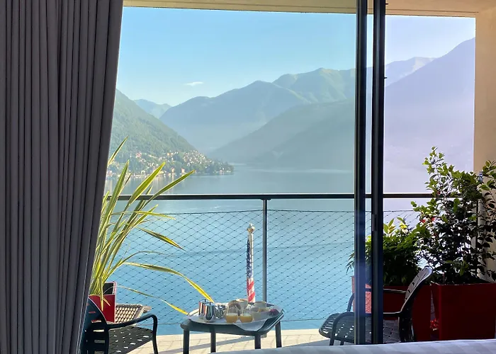 Hotel Lago فندق