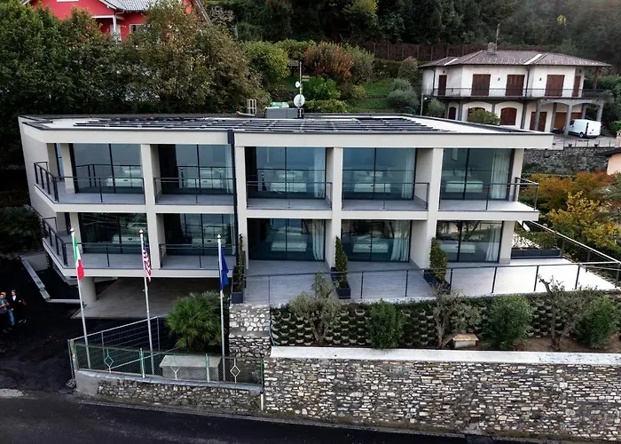 Hotel Lago فندق