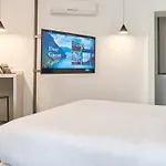 Hotell Hotel Lago 4*